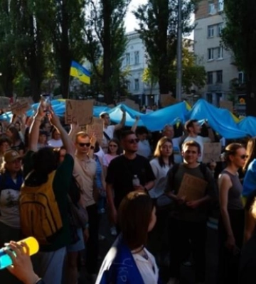 В Киеве активисты устроили шествие за реформы в оборонном секторе