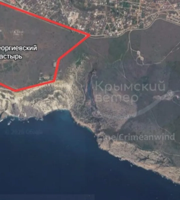 У Севастополі після серії вибухів спалахнула пожежа, повідомляють про детонацію