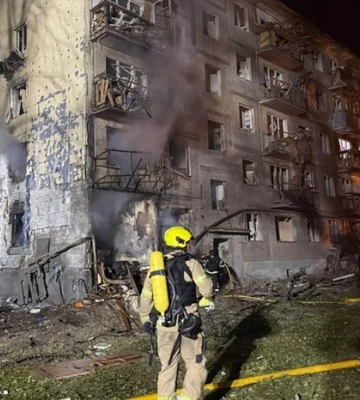 Атака на Київ забрала 9 життів: рятувальники показала наслідки удару (відео)