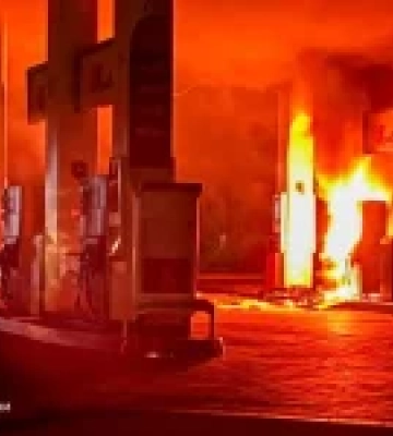 У Харкові російський обстріл спричинив пожежу на АЗС без жертв