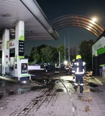 Російський FPV-дрон вдарив по АЗС у Харкові: виникла пожежа