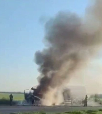 На трасі Кривий Ріг – Дніпро спалахнула автоцистерна: над дорогою здійнявся стовп диму