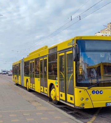 Атака на Київ 1 серпня: Урлівську й Здолбунівську перекрито, автобуси №35, №108 змінили маршрут