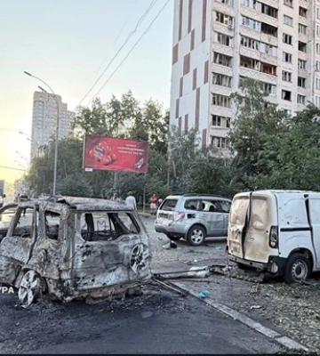 В Киеве из-за последствий российской атаки перекрыли движение на двух улицах и изменили маршруты автобусов – КГГА