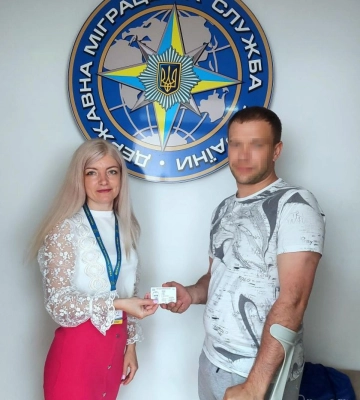 У Млинові допомогли відновити документи військовому після російського полону