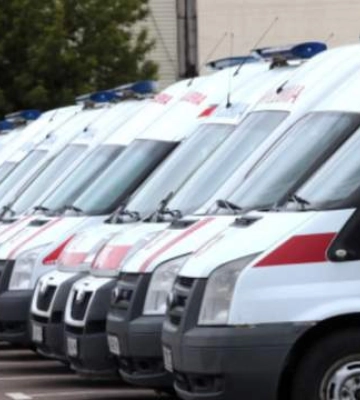 Было 2 попадания: Россия нанесла удар по базе машин "скорой помощи" в Киеве