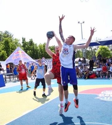 В центре Львова пройдет турнир по баскетболу 3х3 Red Bull Half Court