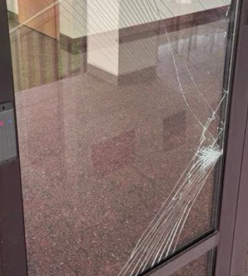 У Києві внаслідок російської нічної атаки пошкоджено посольство Литви — фото