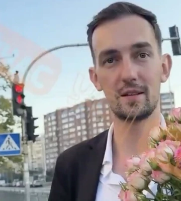 «Нас ніщо не зламає»: киянин зворушив мережу своїм вчинком після обстрілу