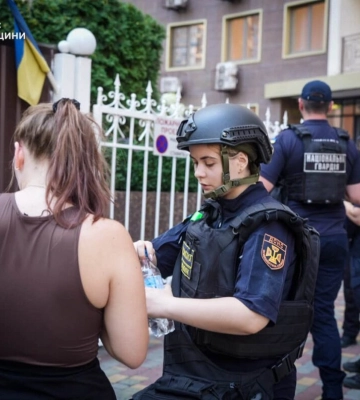 У ДСНС показали наслідки удару БпЛА по житловому будинку в центрі Одеси 