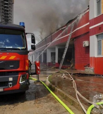 Росія поцілила у Харкові у склад місцевого видання, є поранений (оновлено)
