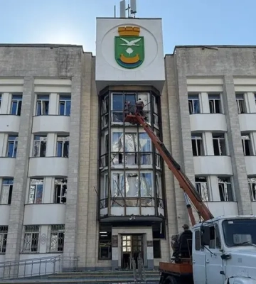 Россияне повредили здание Дарницкой РГА, число раненых в Киеве возросло до 33