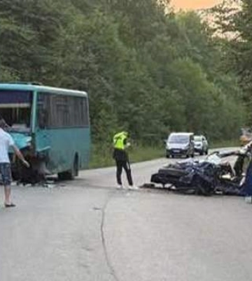 Во Львовской области столкнулись легковушка и рейсовый автобус: 11 человек пострадали, среди них – дети