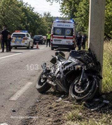 Смертельна ДТП на Берегівщині: 21-річний мотоцикліст загинув, врізавшись у стовп