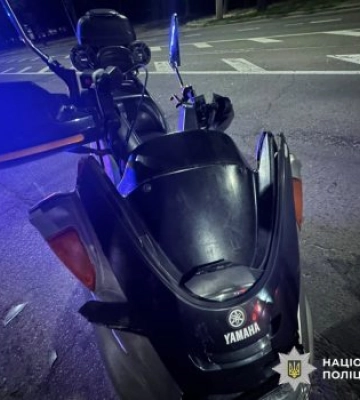 У Миколаєві мопед наїхав на пішохідку: жінку госпіталізували