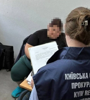 На Київщині за недогляд судитимуть матір, яка допустила загибель маленького сина та сховала тіло у шафі