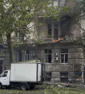 РФ атакувала Одесу: пошкоджено житловий будинок, є постраждалі