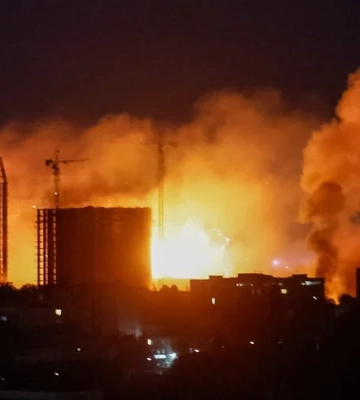 Бодикамера патрульных зафиксировала один из ракетных ударов по Киеву — видео