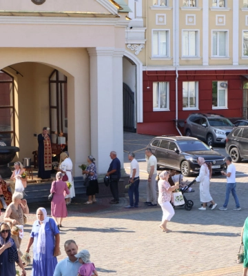 «Душа покликала до храму»: як лучани відзначили Медовий Спас