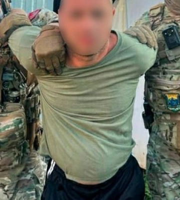 Видавали себе за силовиків: в Одесі затримали двох чоловіків у військовій формі, які пограбували подружжя. ФОТО