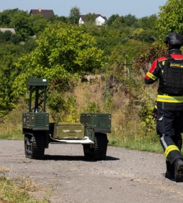 Вибух на полігоні у Хмельницькому: п'ятьох військових досі не знайшли, триває розмінування