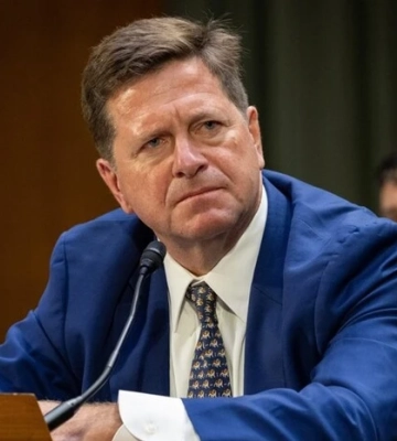 Після гучних скандалів американська розвідка отримала нового шефа