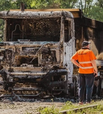 Удар РФ по базе "Автострада" в Киеве уничтожил бетонный завод, сервисный центр и более 20 единиц техники