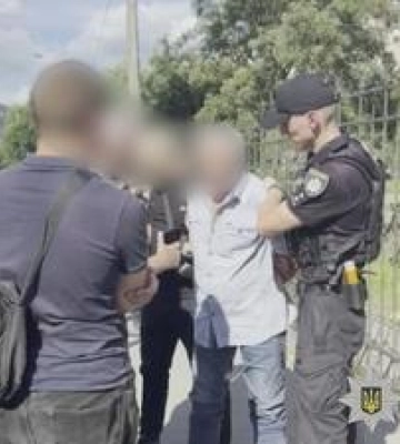 У Кременчуці взяли під варту чоловіка, який поранив ножем двох пасажирів маршрутки