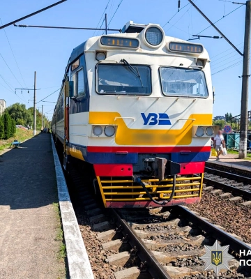 У Рівному необачний пенсіонер жахливо загинув під колесами потягу