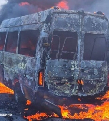 Окупанти вдарили по рейсовому мікроавтобусу на Дніпропетровщині: семеро поранених