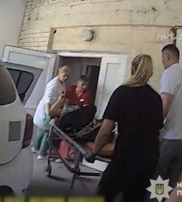 У Марганці поліцейські врятували тяжкопоранену жінку після атаки ударного БпЛА