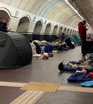 Петиція про заборону наметів на станціях київського метро під час повітряних тривог не набрала голосів
