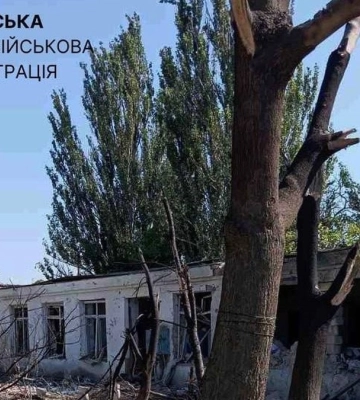 Россияне скинули УАБы на Зеленовку, повреждены социальные объекты – Херсонская ГВА