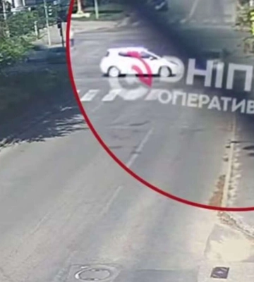 В Днепре на проспекте Александра Поля произошло серьёзное ДТП: видео момента