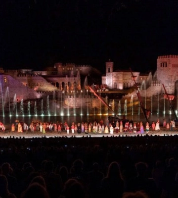The Guardian: французька компанія "Puy du Fou" співпрацювала з підсанкційним олігархом РФ у Криму