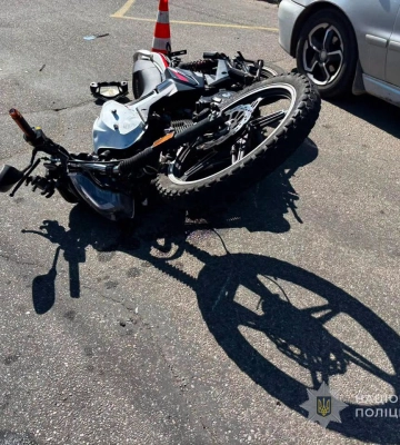 У Запоріжжі внаслідок ДТП постраждала неповнолітня мотоциклістка, - поліція