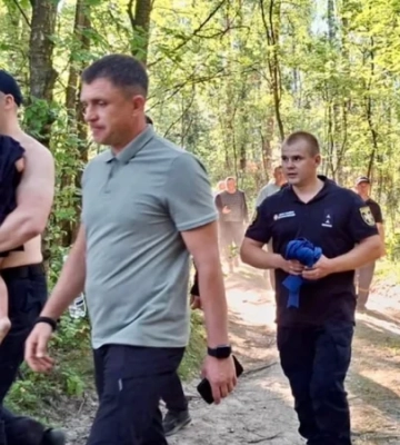 У Житомирській області знайшли 2,5-річного хлопчика, який напередодні заблукав у лісі - фото