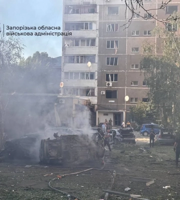 Росіяни атакували Запоріжжя: палає приватний сектор, загинула людина — Федоров