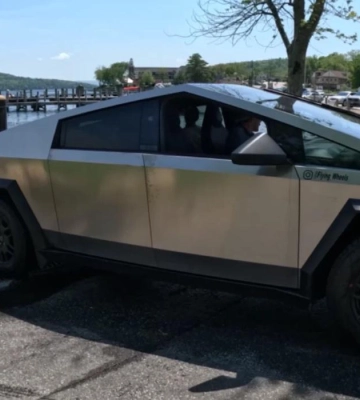 Мужчина присоединил прицеп к Tesla Cybertruck и пришёл к ужасающему выводу