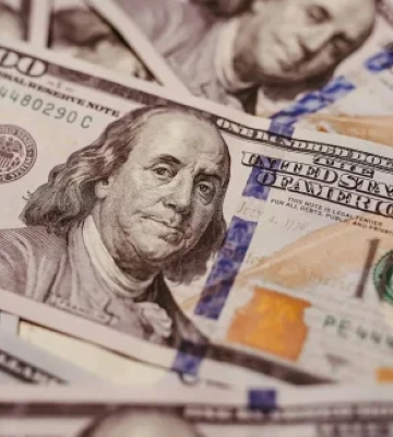 Долар по 44,25 грн, євро — 51,06: курс валют у банках на вихідних