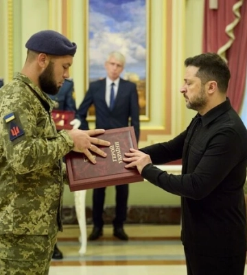 Президент привітав захисників неба зі святом
