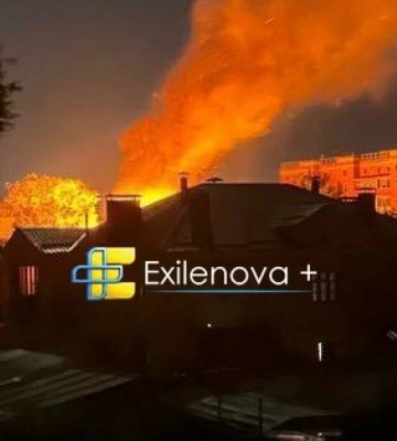 Окупований Крим атакували безпілотники: повідомляється про пожежу у Керчі, рух Кримським мостом перекрито
