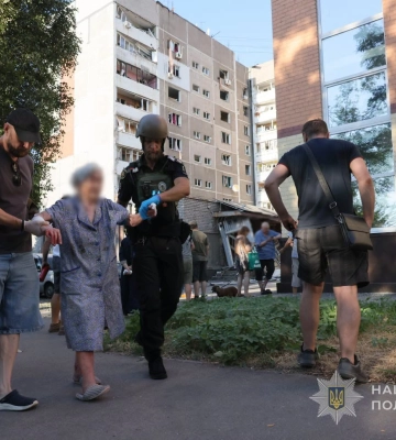 Поліція повідомила про наслідки чергового ворожого удару КАБами по Запоріжжю: є жертви. ФОТО