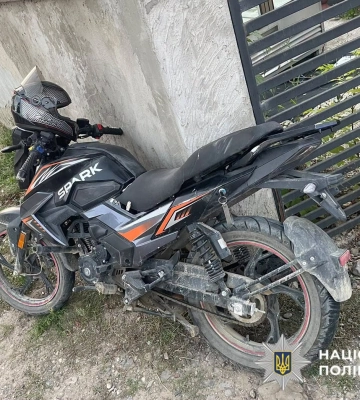 Поліцейські Буковини встановлюють обставини двох ДТП, в яких постраждали мотоциклісти