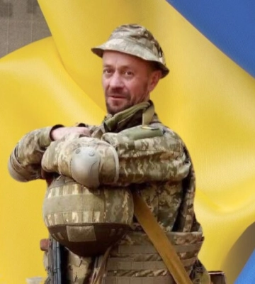 Збудував дім для чотирьох дітей, а сам не повернувся: історія волинського Героя Василя Душенка
