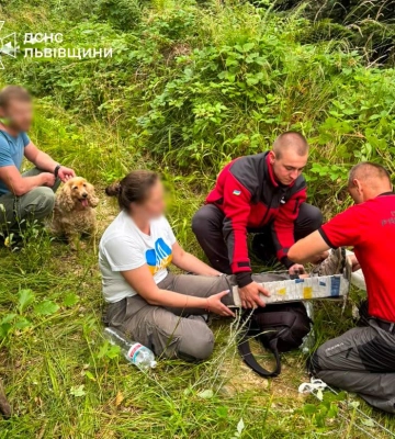 На Львівщині під час походу туристка зламала ногу