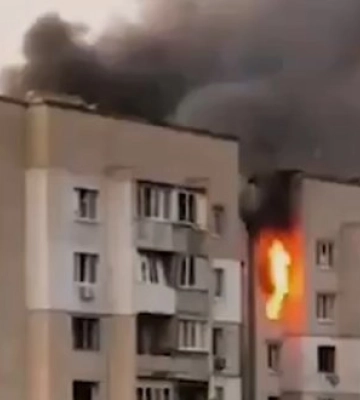 Окупанти скинули дві авіабомби на багатоповерхівку в Херсоні 