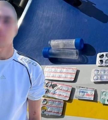 Увидел патрульных и сменил маршрут: у криворожанина нашли вероятные наркотики