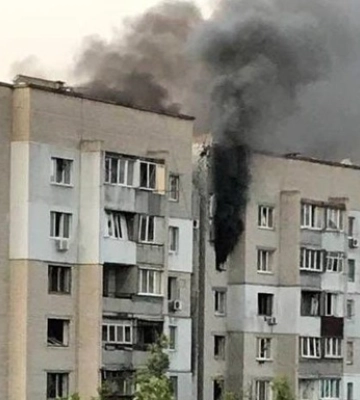 Окупанти скинули дві авіабомби на багатоповерхівку в Херсоні 