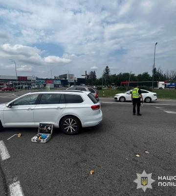 У Стрию внаслідок наїзду автомобіля травмувалися два пішоходи